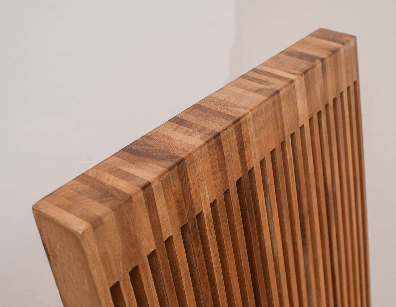 Maple Set of Four Slatted Wood Cantilevered Chairs For Sale