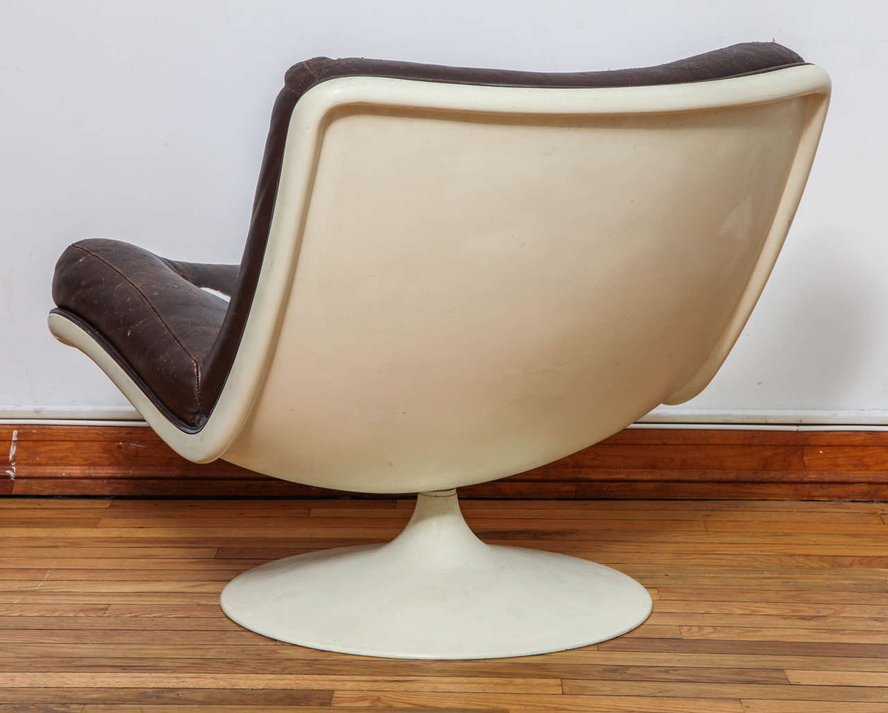 Space Age Signed Artifort Swivel Chair by Geoffrey Harcourt