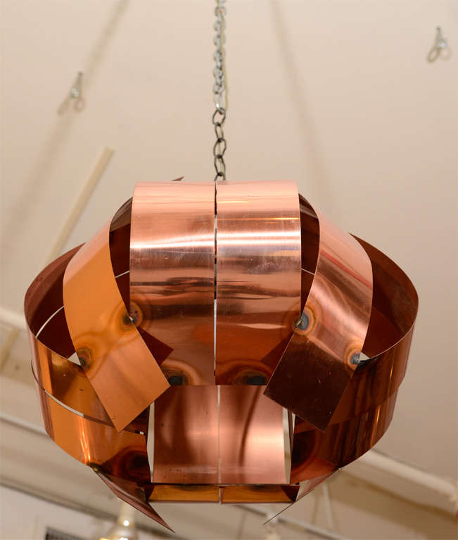 Sculptural Modernist Copper Pendant Light Fixture In Good Condition For Sale In New York, NY