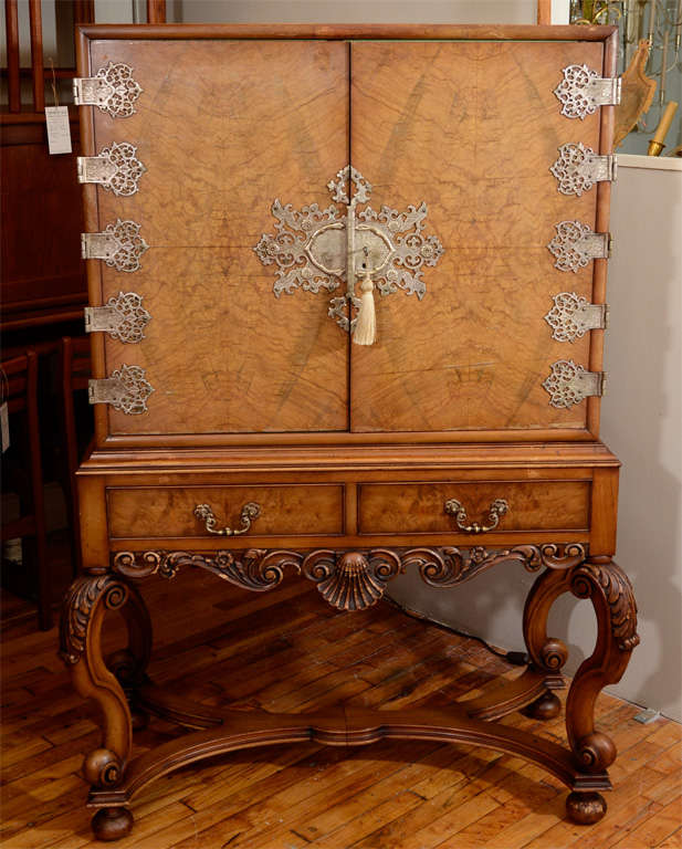 English Art Deco Period Bar in Burled Walnut
