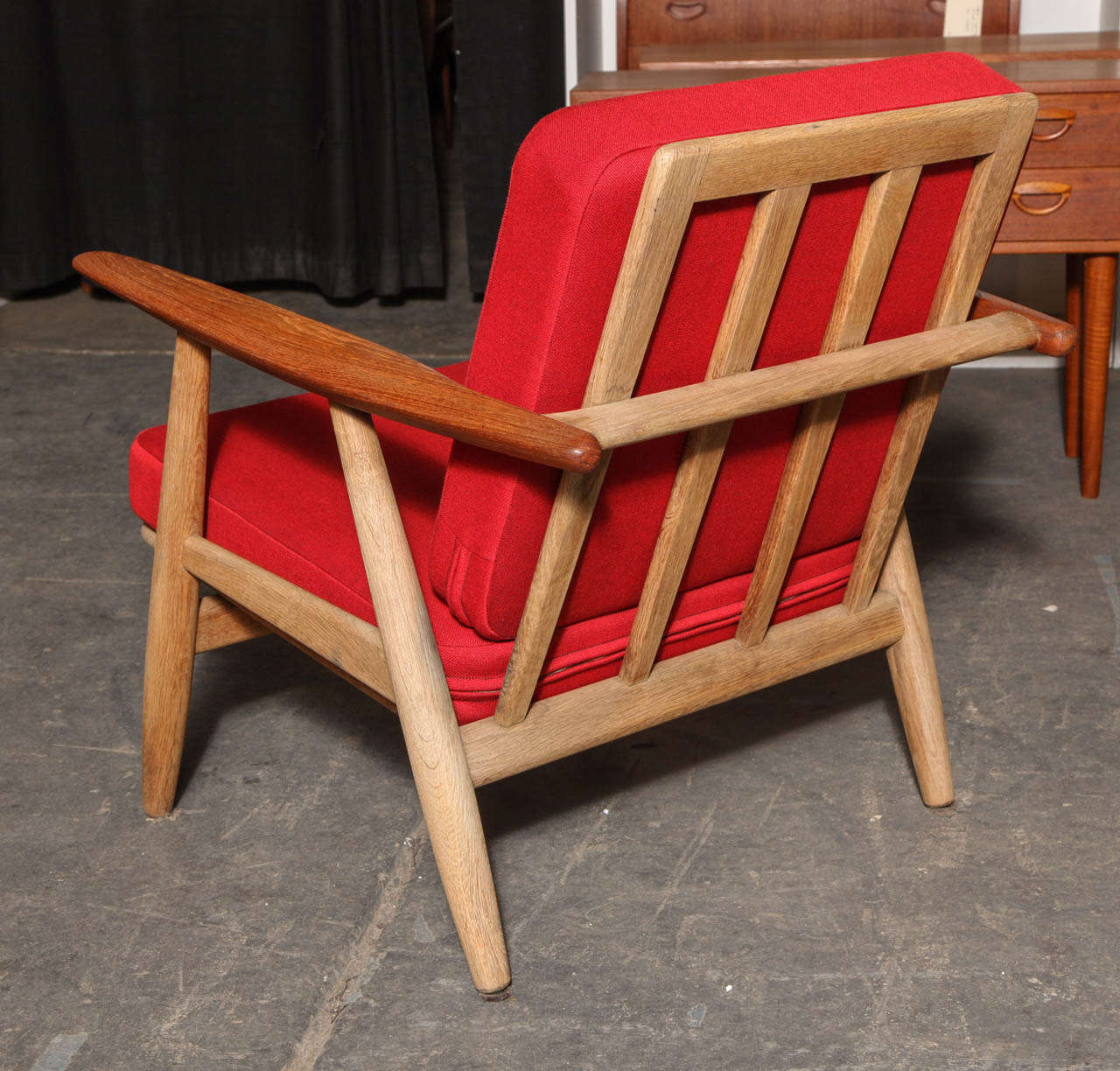 GE 240 Hans Wegner Cigar Armchair In Excellent Condition In New York, NY