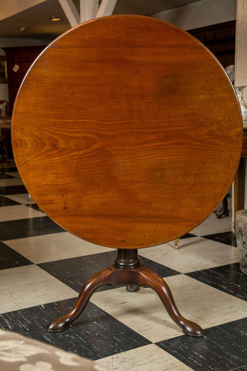 English Mahogany Tilt-Top Table For Sale 2