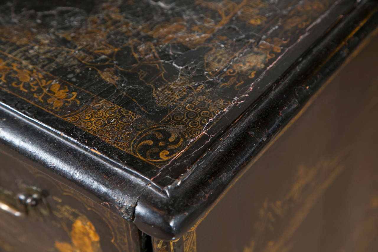 18th-19th Century Chinese Export Chinoiserie Lacquer Decorated Knee Hole Desk 3