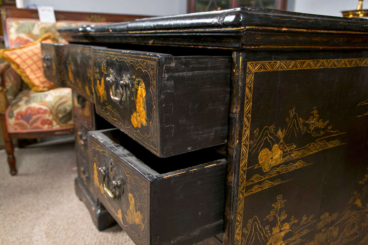 18th-19th Century Chinese Export Chinoiserie Lacquer Decorated Knee Hole Desk 4