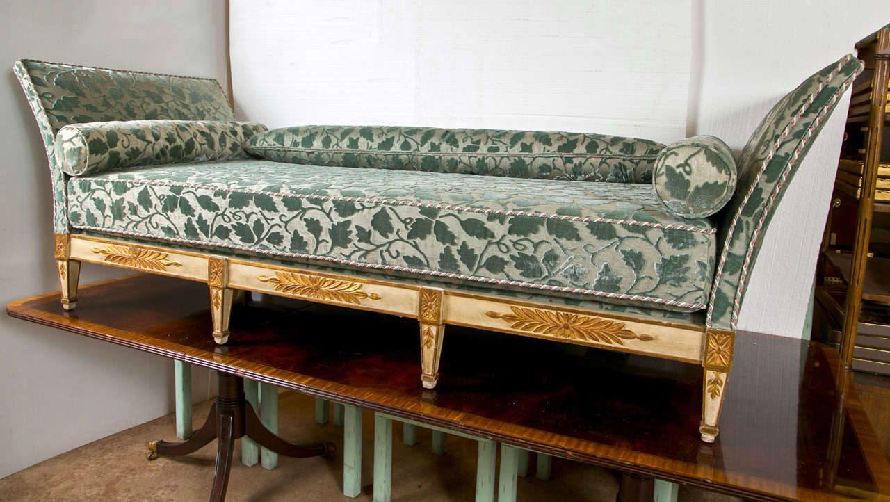 19th Century Italian Day Bed  6