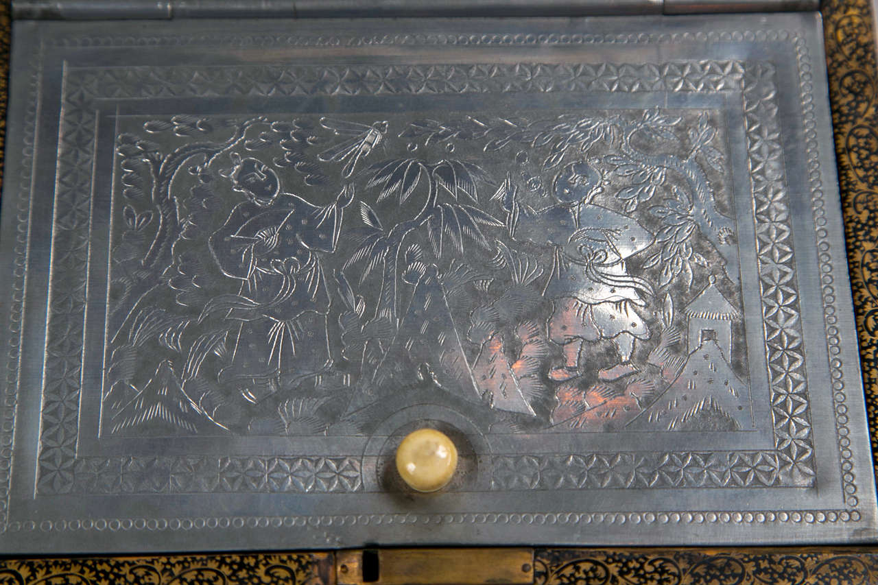 19th Century Chinoiserie Antique Humidor Jewelry Box In Good Condition In Manhasset, NY