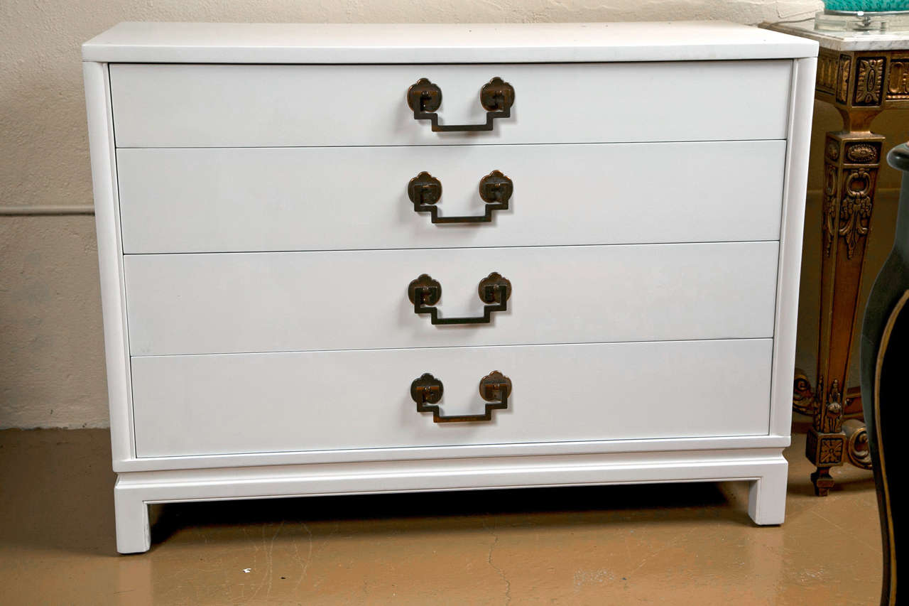 A Hollywood Regency Style Painted Bachelor Chest/Commode 4