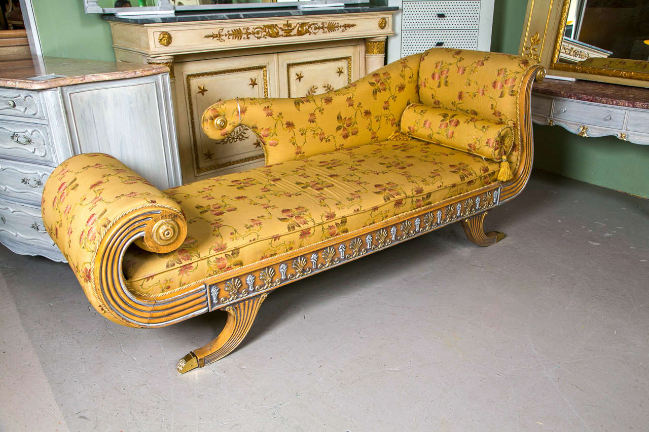 Hollywood Regency Style Day Bed /  Chaise Lounge In Good Condition In Stamford, CT