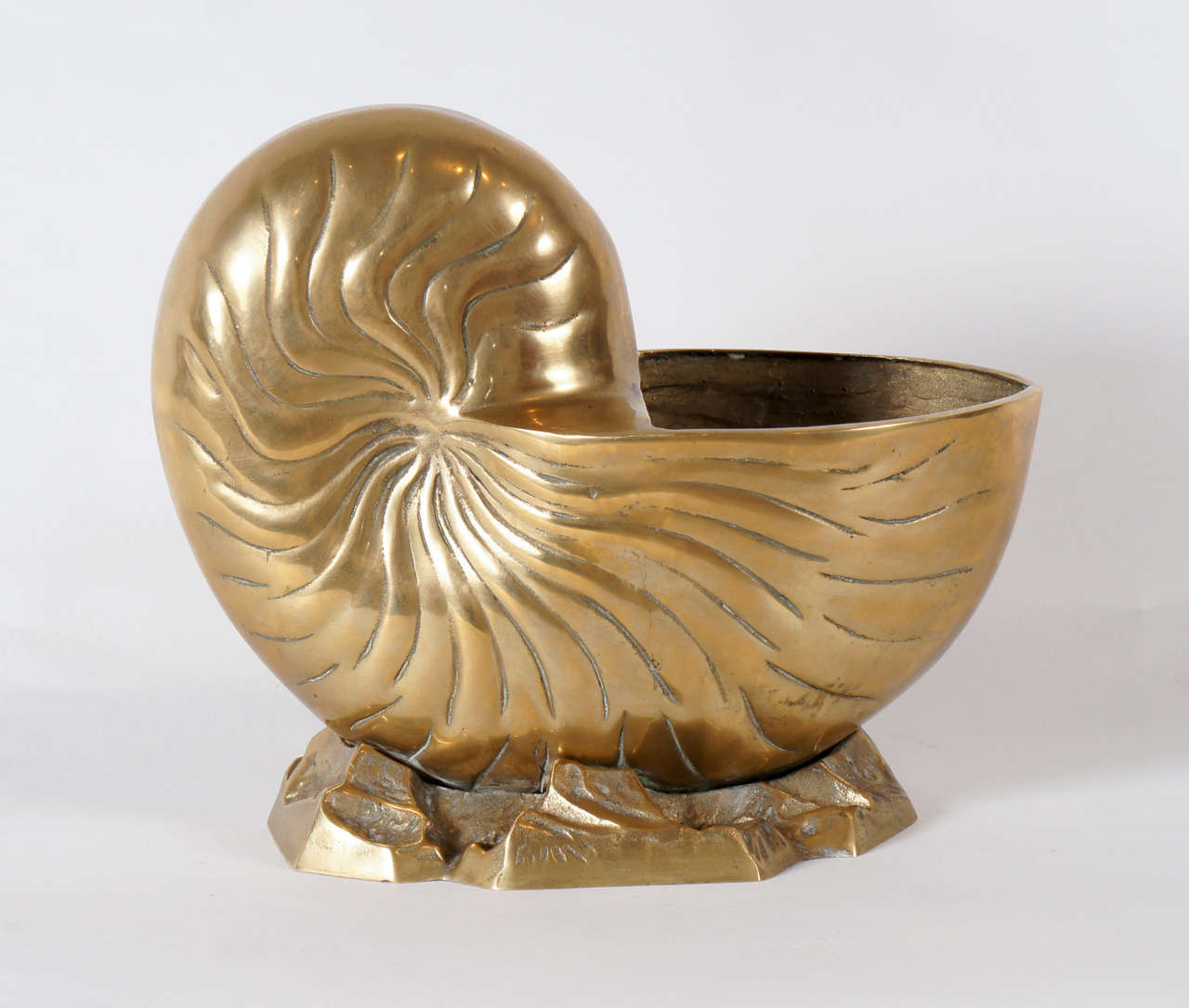 A Large Brass Nautilus Shell Vase In Excellent Condition In Hudson, NY