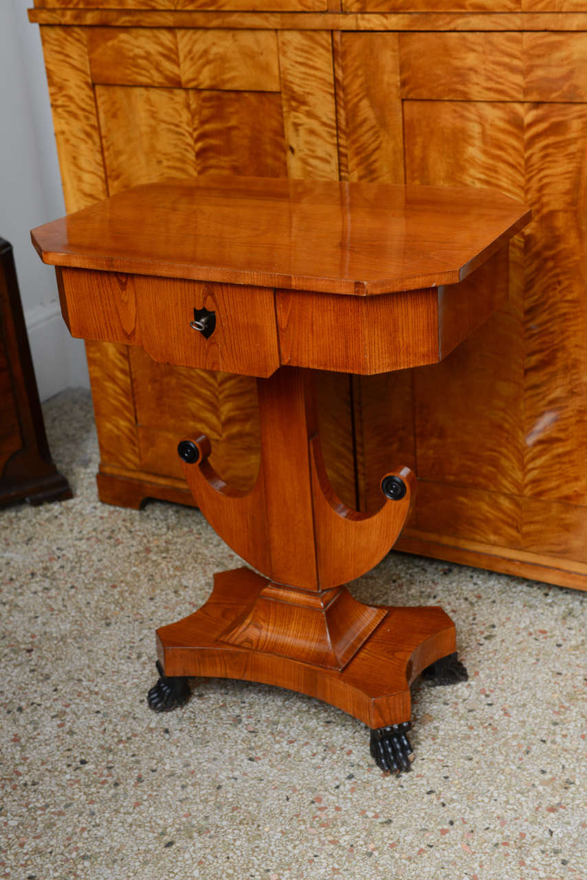 Biedermeier Sewing Work Table, Elmwood, Swedish, 19th Century In Good Condition In West Palm Beach, FL