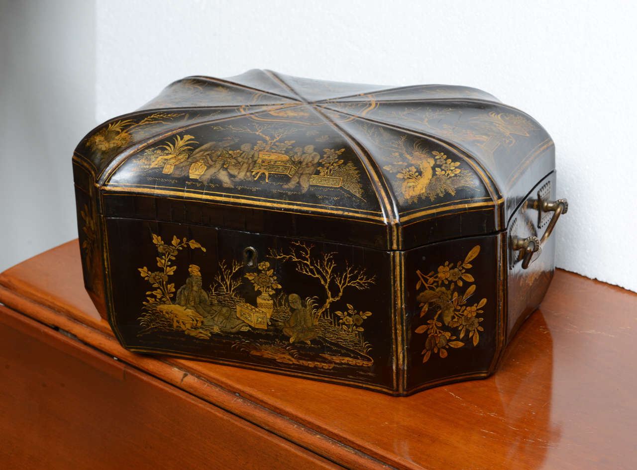 Black Lacquered Chinese Chinoiserie Tea Caddy 19th century In Good Condition In West Palm Beach, FL
