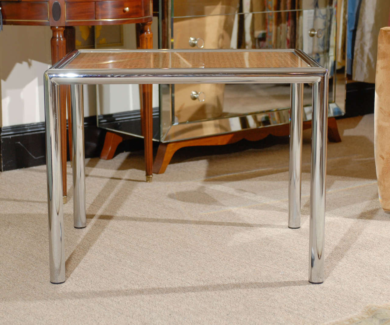 Fin du 20e siècle Paire en état impeccable de tables d'appoint ou d'extrémité en rotin et chrome, datant d'environ 1975 en vente