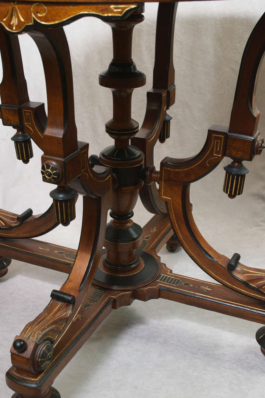 Victorian Round Table with Marquetry In Excellent Condition In Petaluma, CA