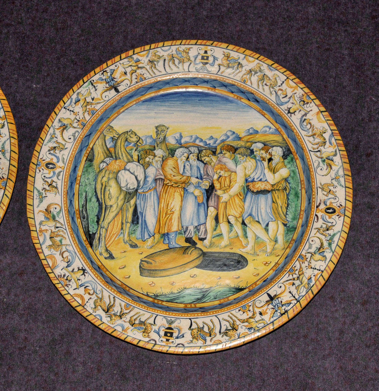 Italian Pair of 19th Century Ceramic Plates For Sale
