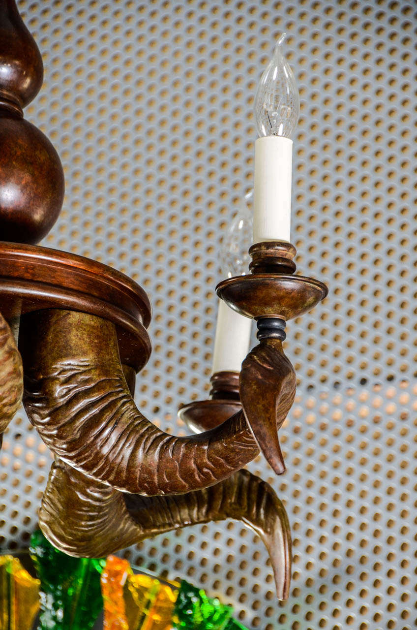 Francese Coppia di lampadari con corna in bronzo in vendita