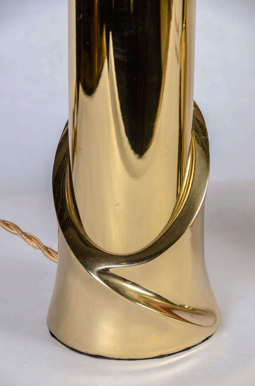 Francese Piccola coppia di lampade in ottone nello stile di Angelo Brotto in vendita