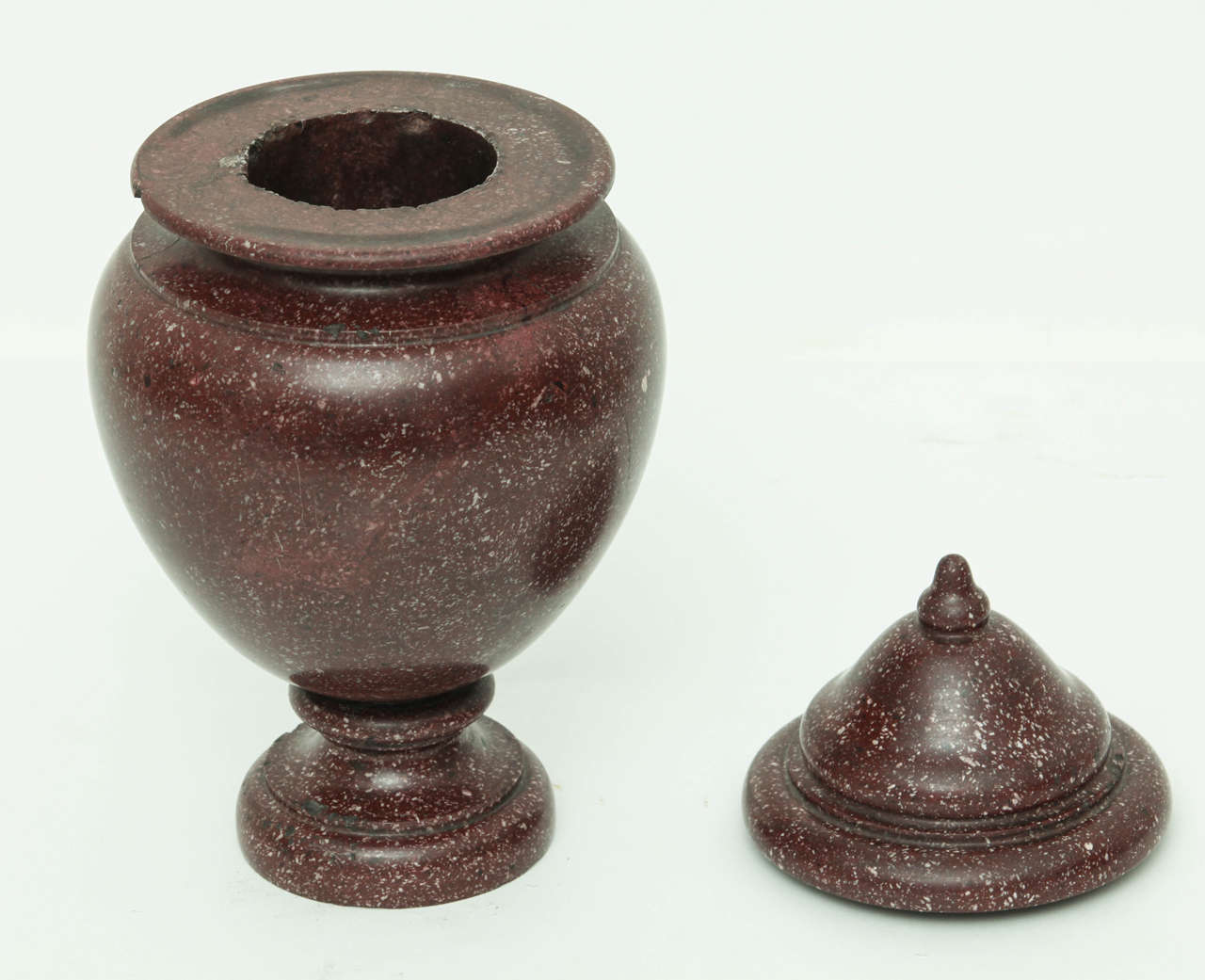 Pair of Vases in Porphyry In Excellent Condition In Roma, IT