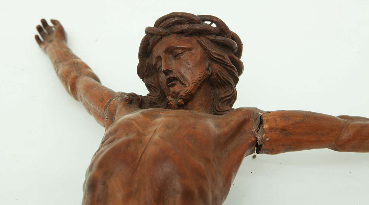 Carved Italian Early 17th Century Wood Cristo Morto For Sale