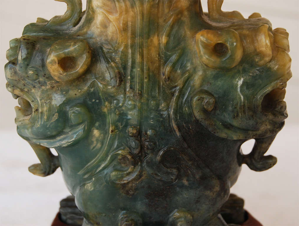 chinese jade urn