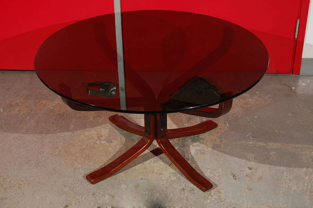 Round Cocktail Table w/Smokey Glass Top & Wood Base
