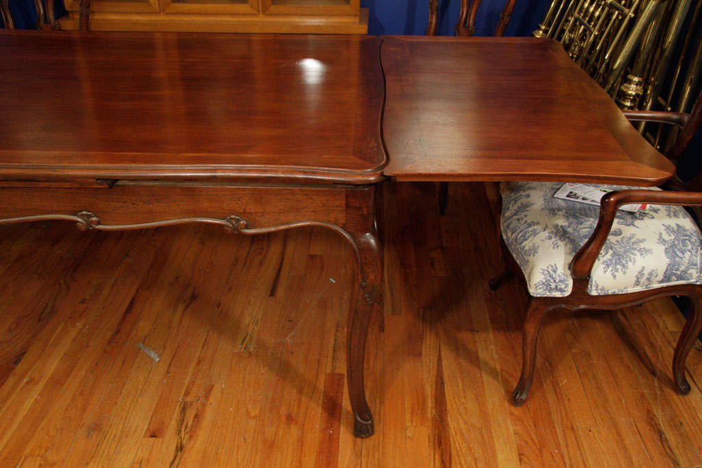 20th Century Antique Dining Table with Retractable Leaves