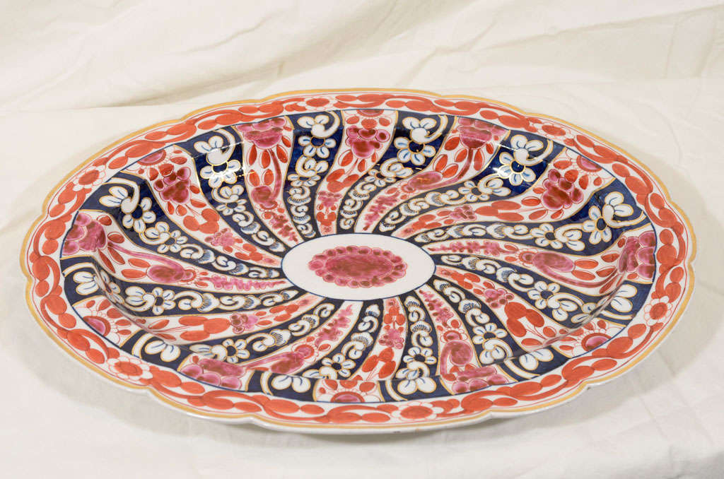 A Pair of Large Late 18th Century Worcester Porcelain Platters