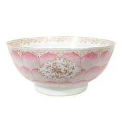 Antique An 18th Century Chinese Export Porcelain Lotus Bowl