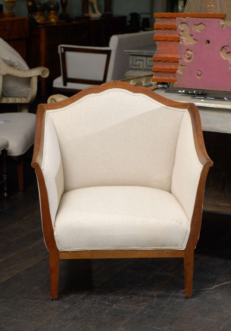 An Italian Walnut Upholstered Club Armchair/Accent Chair, Early 20th C. 3