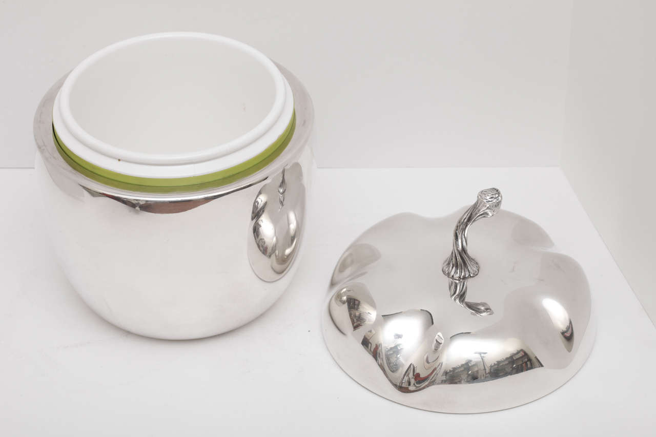 Large Mid Century Silver Apple Ice Bucket In Excellent Condition In New York, NY