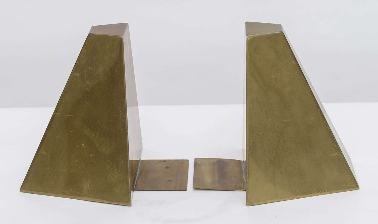 Pair of Brass Pyramidal Bookends In Good Condition For Sale In Miami, FL