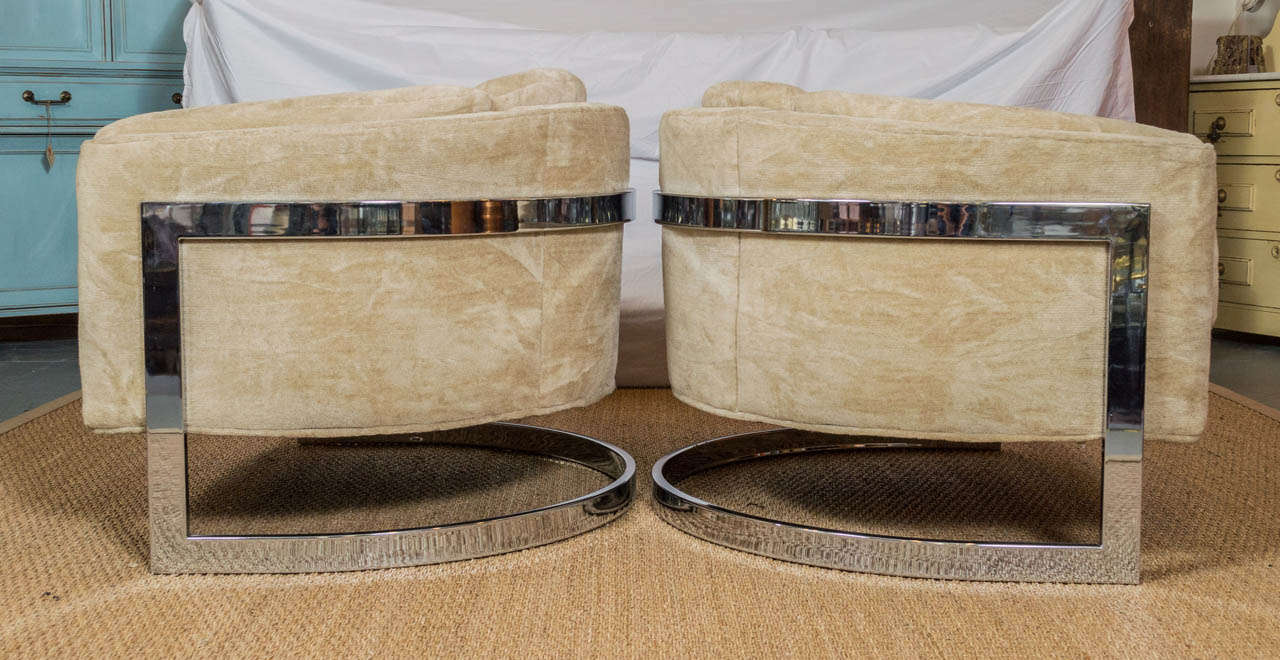 Pair of 1970's Chrome Cantilevered Barrel Lounge Chairs **Saturday Sale*** In Good Condition In San Francisco, CA