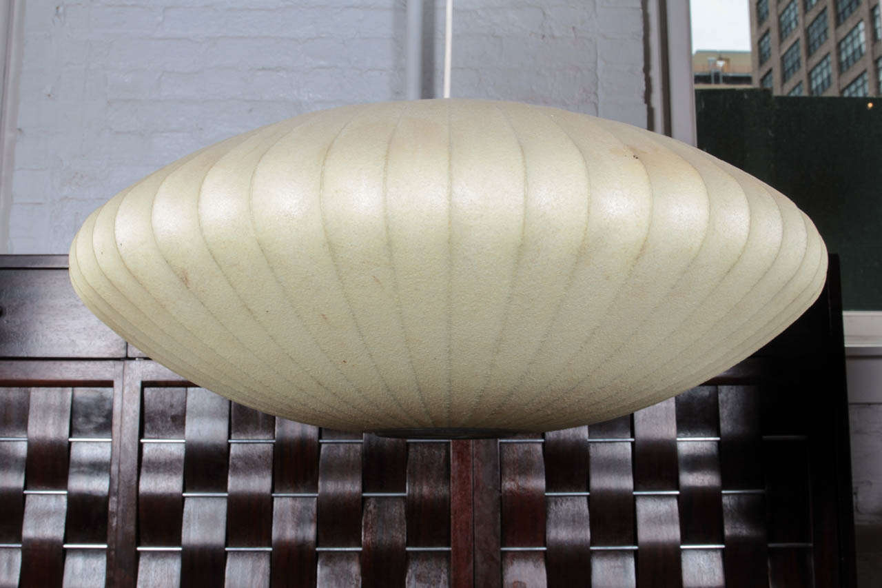 George Nelson Saucer Shaped Fiberglass Bubble Lamp, Manufactured by Herman Miller In Good Condition In New York, NY