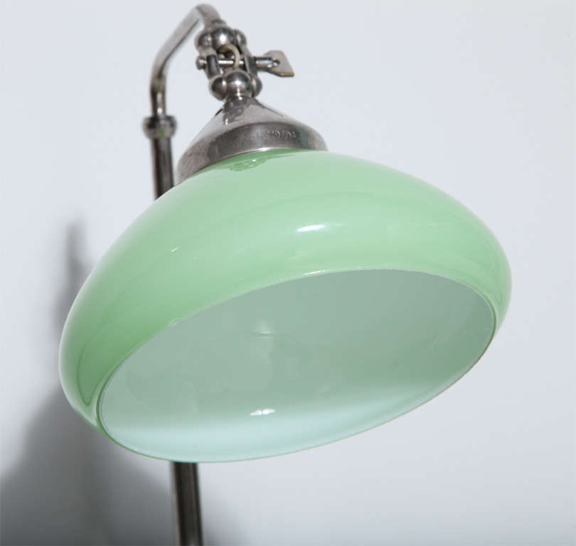 Art Deco Italian Bank Table Lamp in Nickel Plate with Jadeite Cased Glass Shade, 1940s 