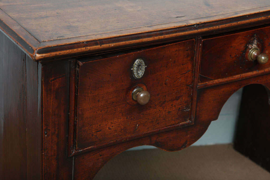 18th c. English Solid-Side Fruitwood Lowboy For Sale 1
