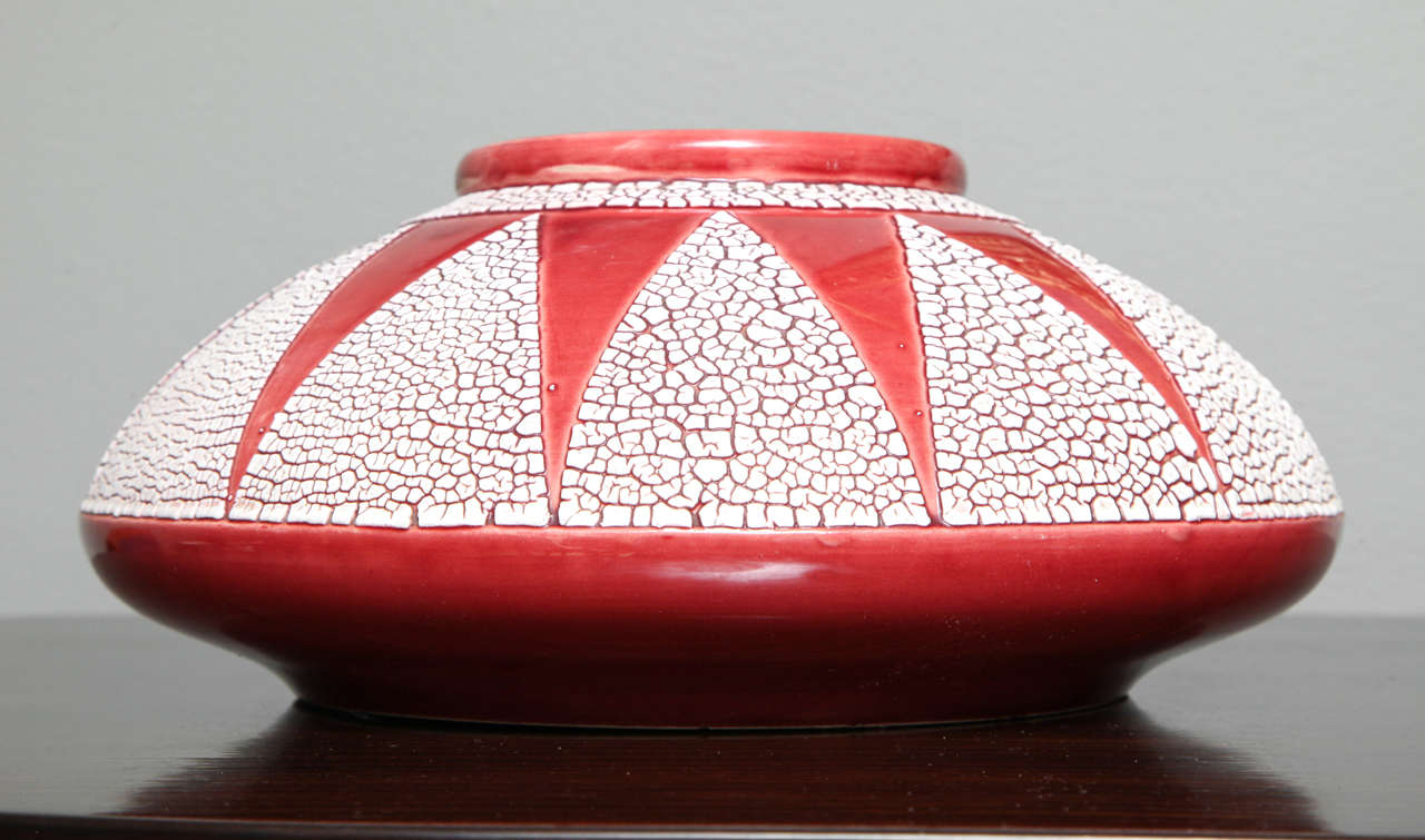 Art déco Atelier Saint Clément, Vase Art Déco en porcelaine émaillée