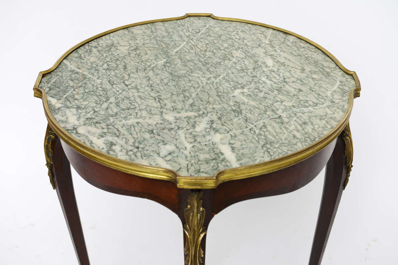 Fine Louis XV Style Side Marble Top Bouillotte Table with Provenance In Good Condition For Sale In West Palm Beach, FL