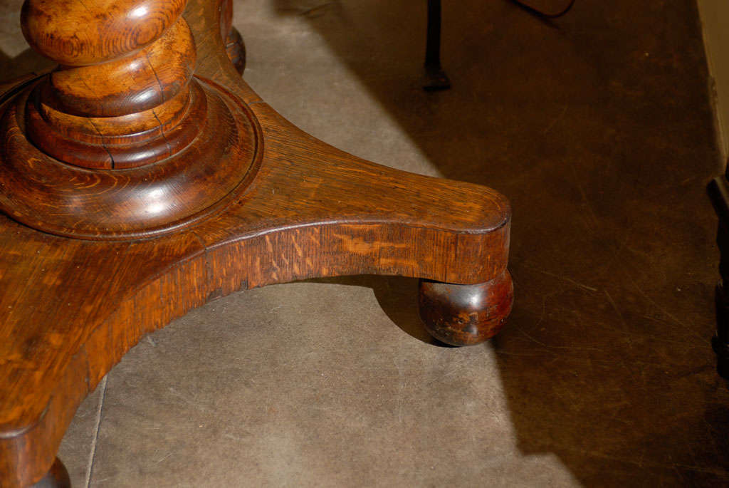 Round English Pedestal Table 1