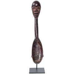 Dekorativer Stammeslöffel im Stil des afrikanischen Dan-Löffels