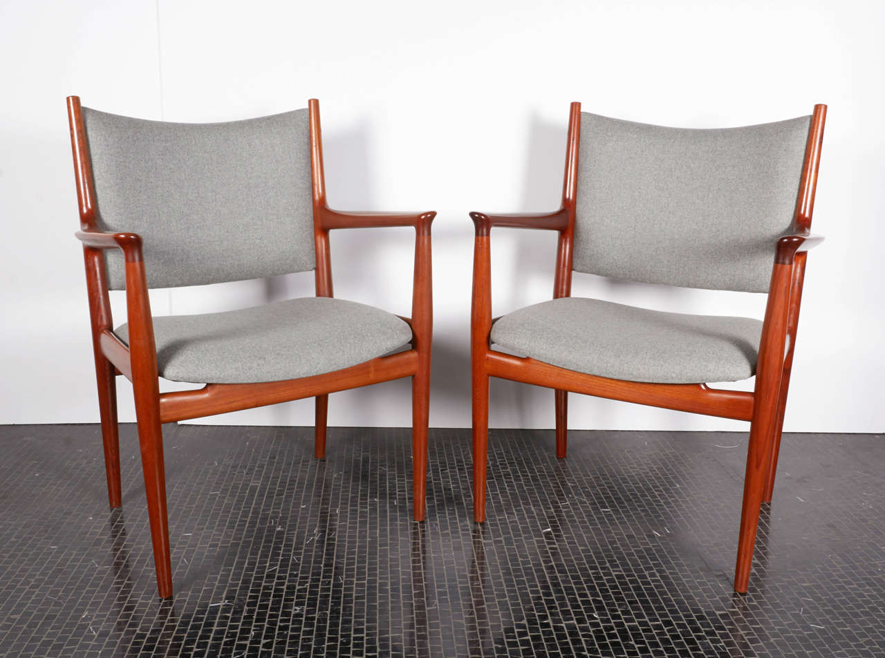 Danish Pair of Hans Wegner JH-513 Teak Armchairs by Johannes Hansen for Knoll For Sale