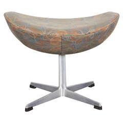 Arne Jacobsen Egg Chair Ottoman, Manufactured by Fritz Hansen