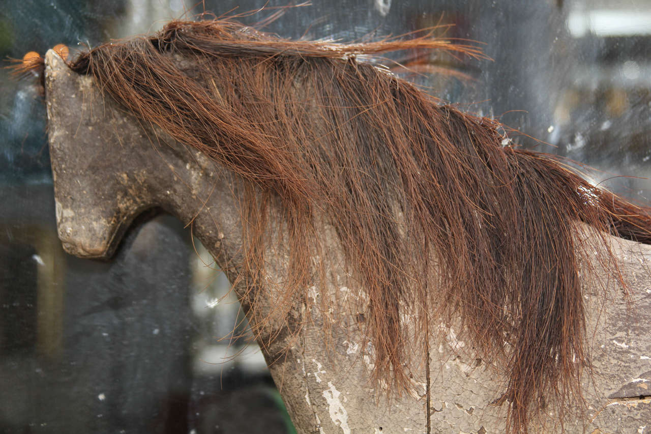 Pferd-Skulptur aus Holz im Zustand „Starke Gebrauchsspuren“ in Seattle, WA