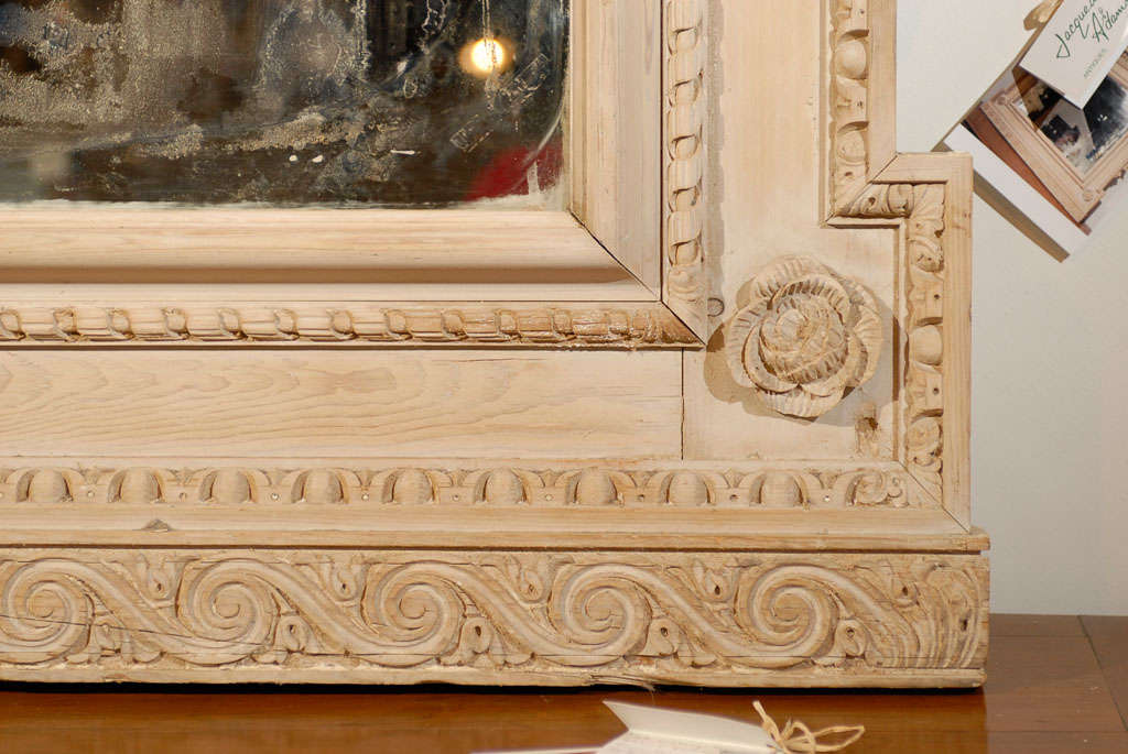 Hand-Carved Large English Georgian Style Early 20th Century Mirror with Broken Pediment