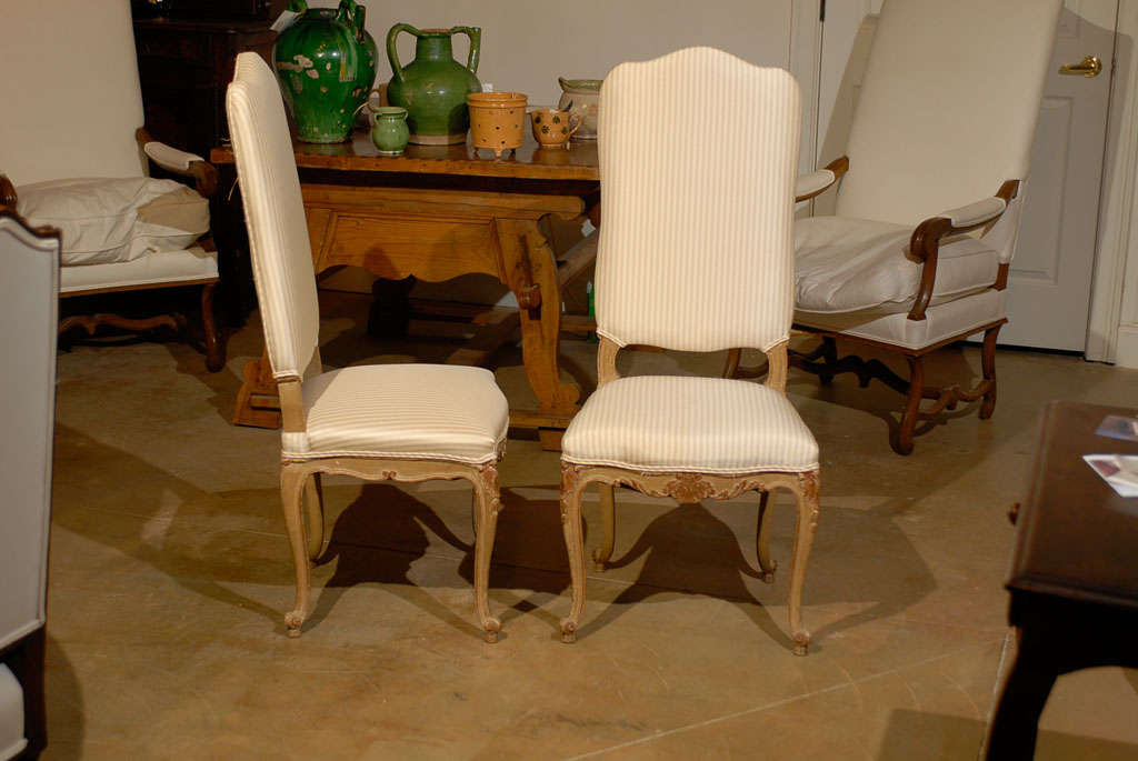 Set of Six French Louis XV Style Dining Room Side Chairs, Early 19th Century In Good Condition In Atlanta, GA