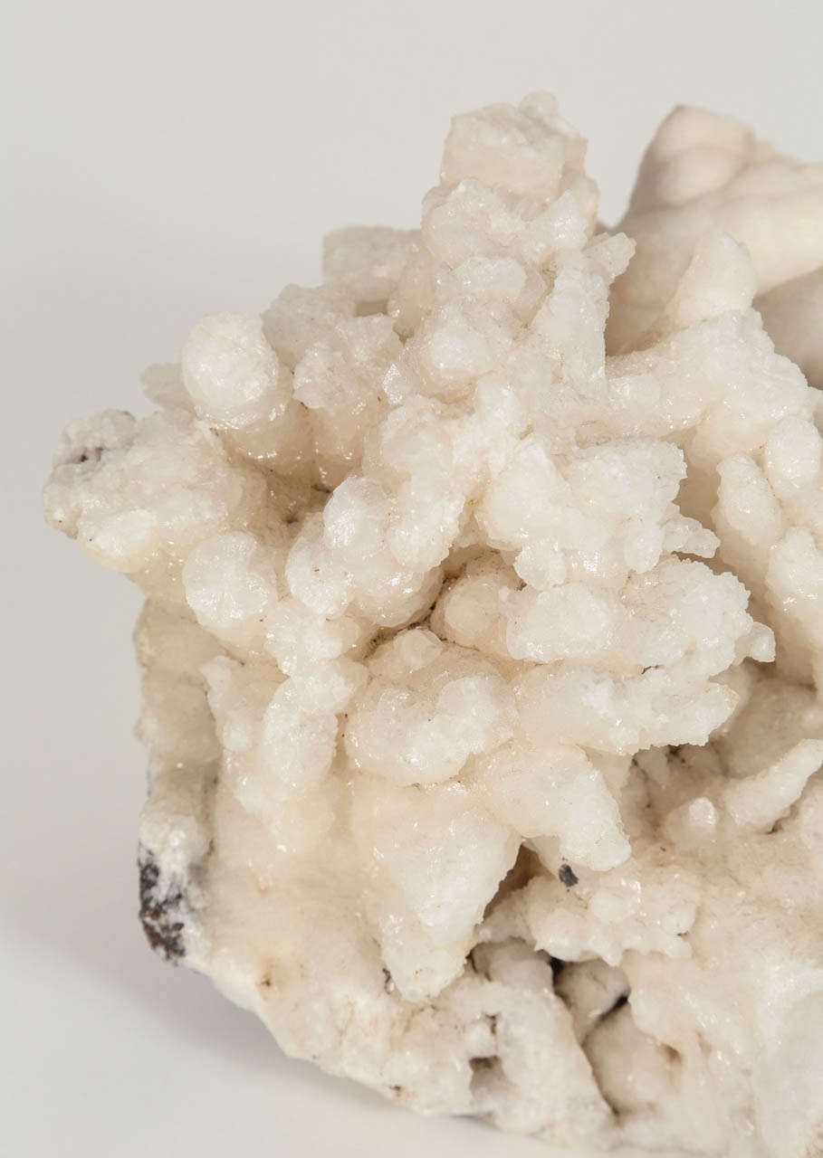 Aragonite Specimen In Good Condition In Los Angeles, CA