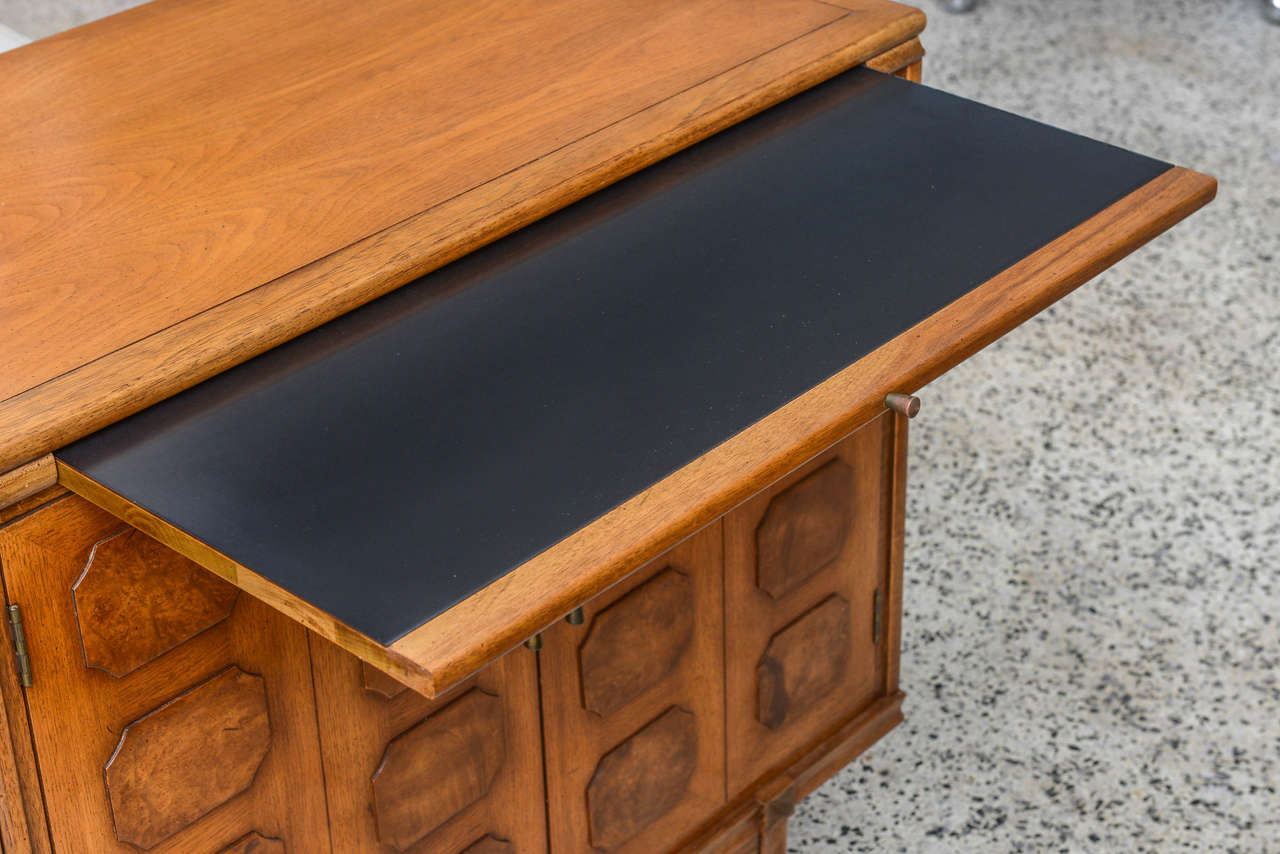 Langes Modern Age Credenza oder Entertainment Center:: 1960er Jahre USA 1
