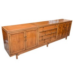Langes Modern Age Credenza oder Entertainment Center:: 1960er Jahre USA