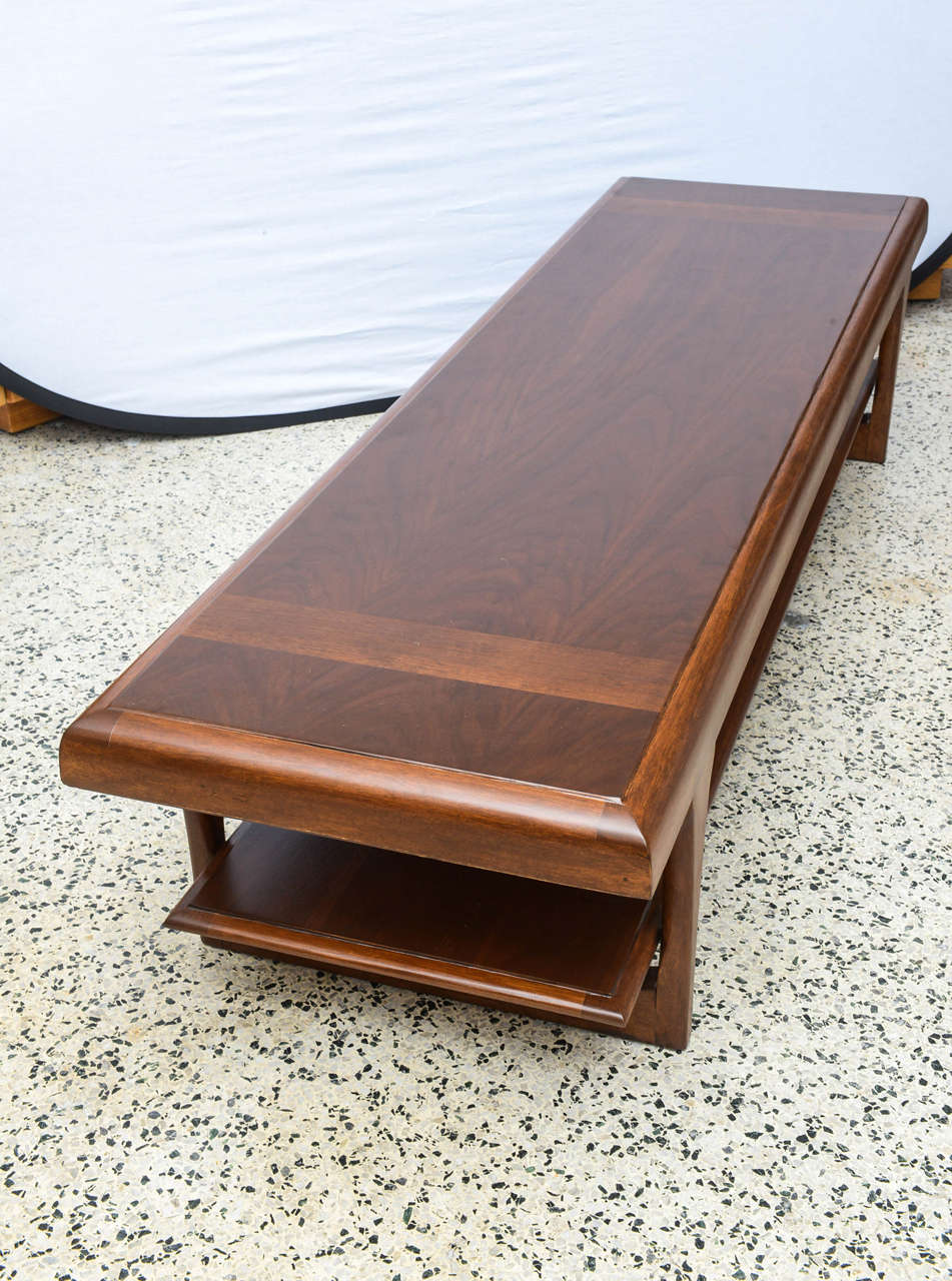 Long Lane Couchtisch aus Holz:: USA 1970er Jahre 2