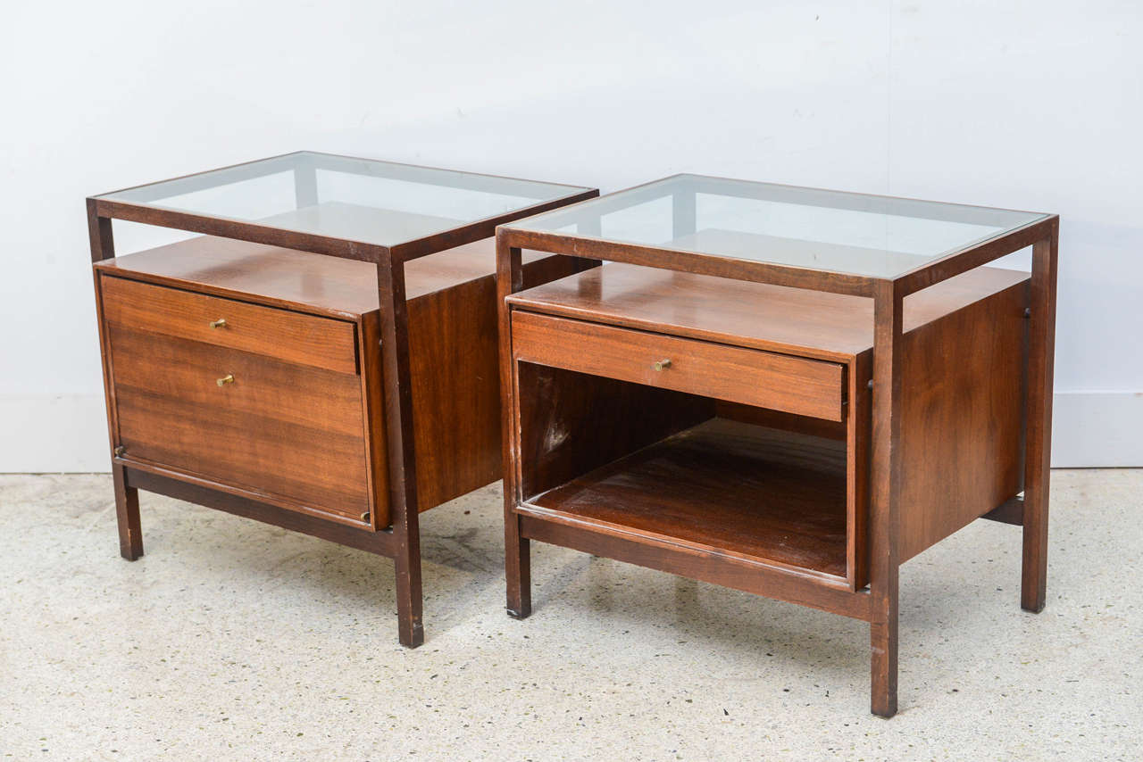 Mid-Century Modern American Modern Walnut and Glass Companion Pair of Night/End Tables, John Stuart