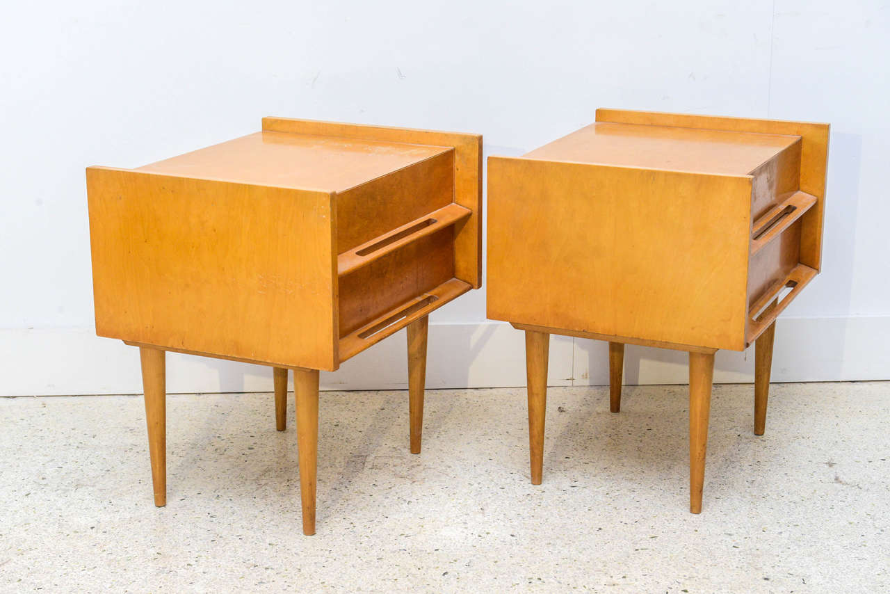 Mid-Century Modern Pair of American Modern Birch Bedside Cabinets, Sir Edmond Spence