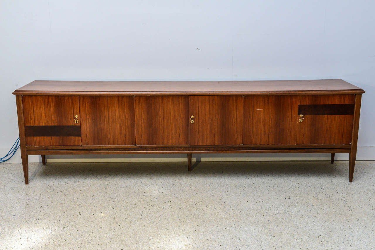 Italian Modern Palisander, Walnut, and Brass Long Credenza, Vittorio Dassi